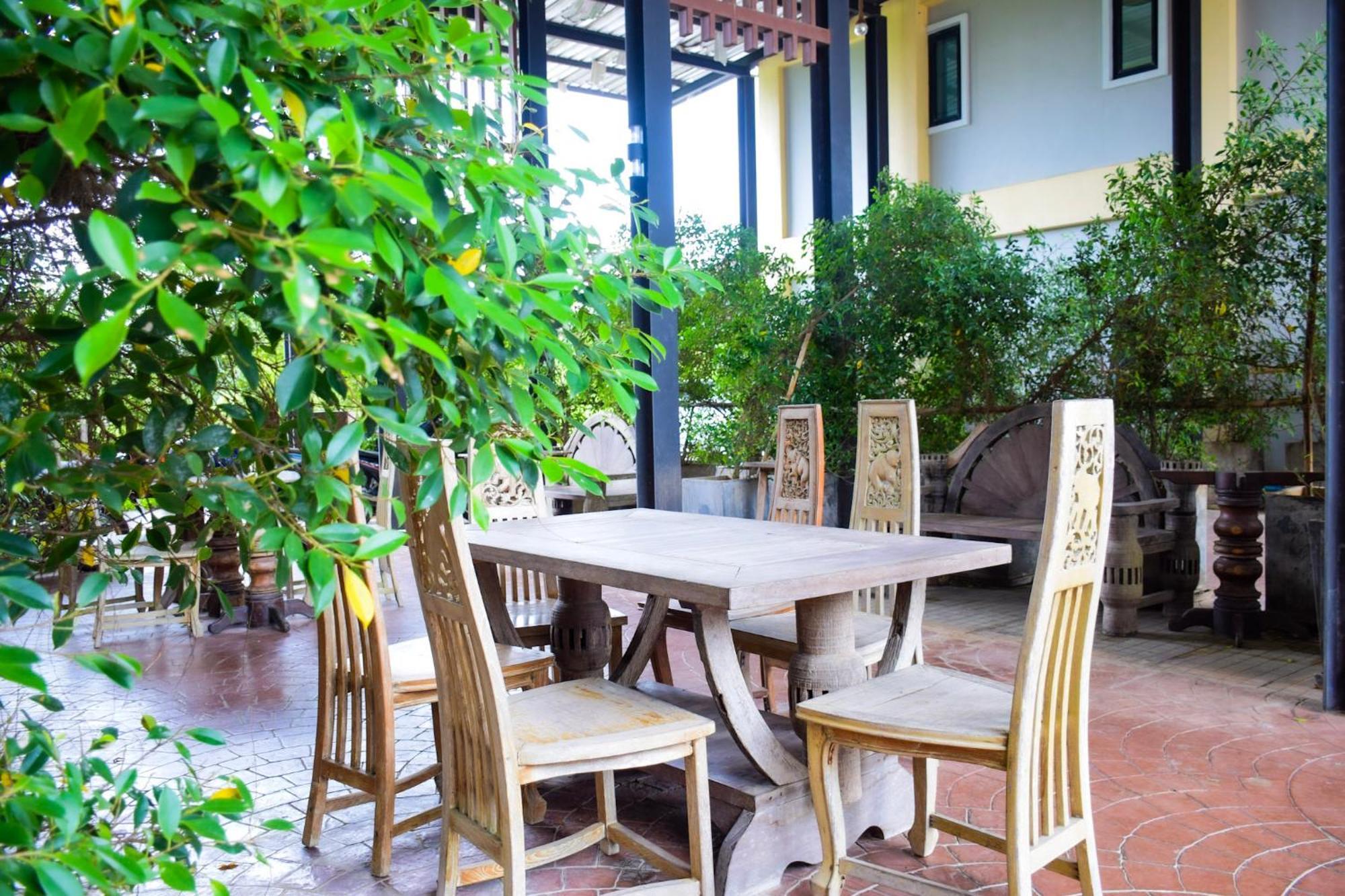 Hotel Chivapuri Trat Esterno foto